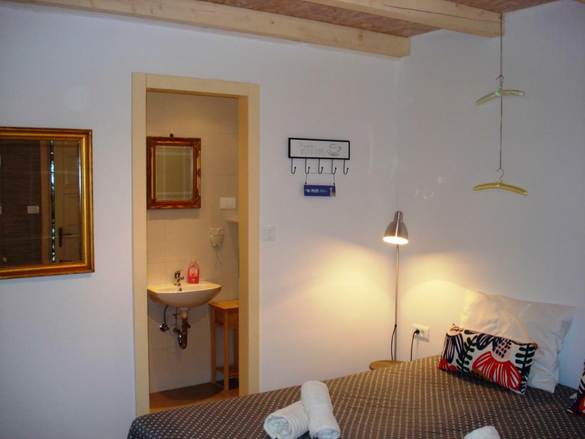 Studio Apartment Md Roč Buitenkant foto